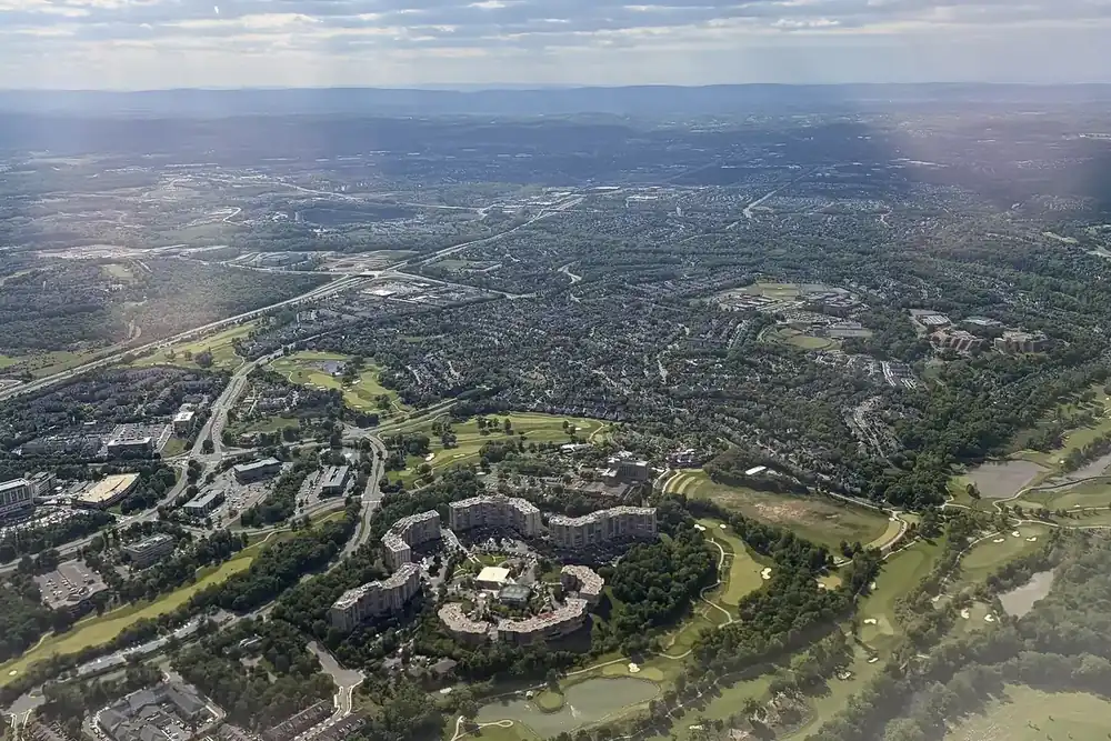 Aerial view of the Lansdowne community, golf course and surrounding neighborhoods in Virginia